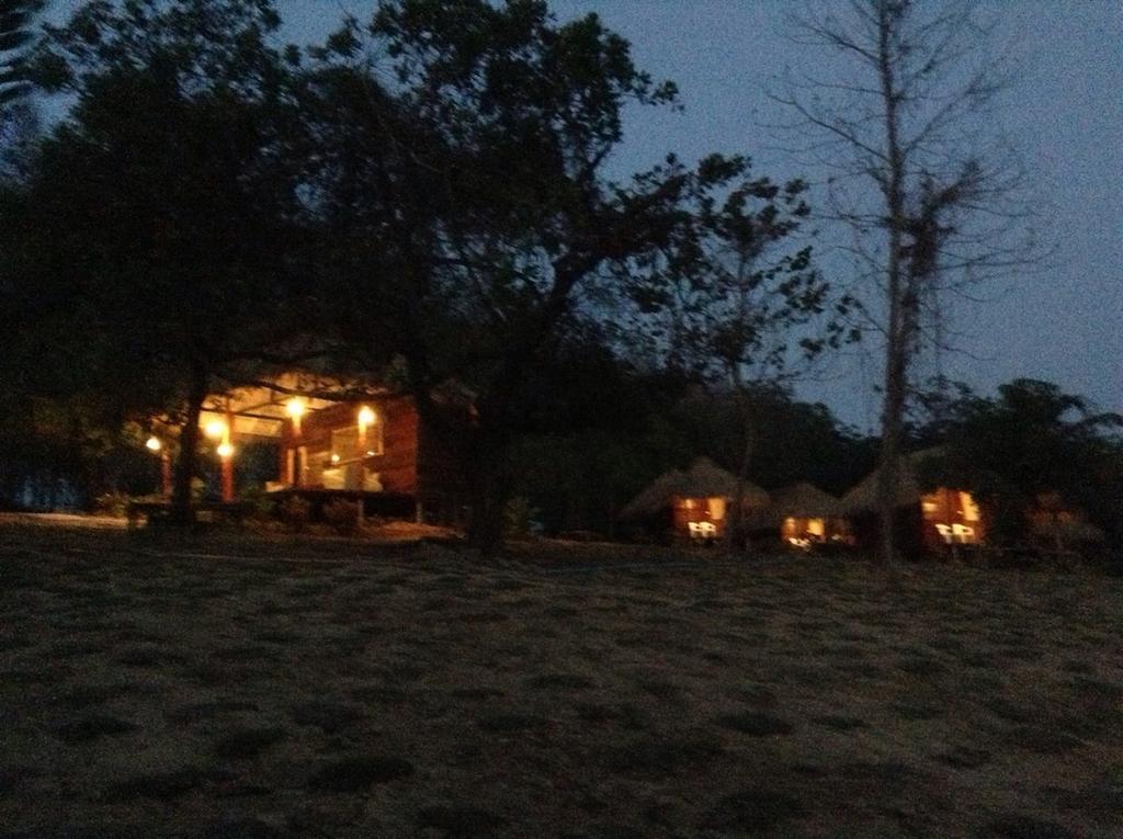 Rabbit Bungalow Koh Phayam Exterior foto